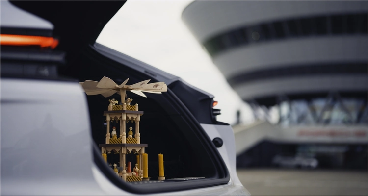 Porsche Macan Turbo Electric