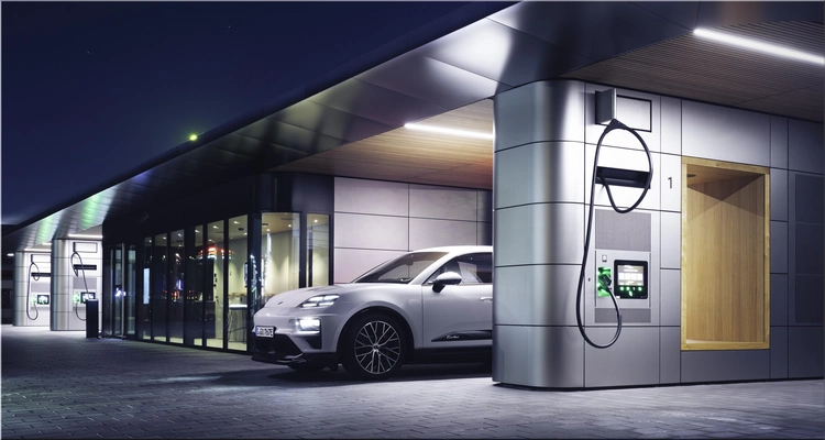 Porsche Macan Turbo Electric