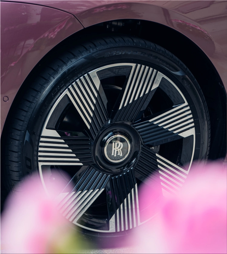 Rolls-Royce Spectre Velvet Orchid