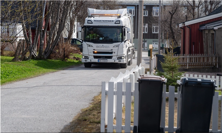 Scania 25 L electric garbage truck
