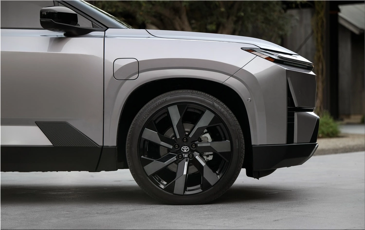 Toyota Highlander BEV 2027