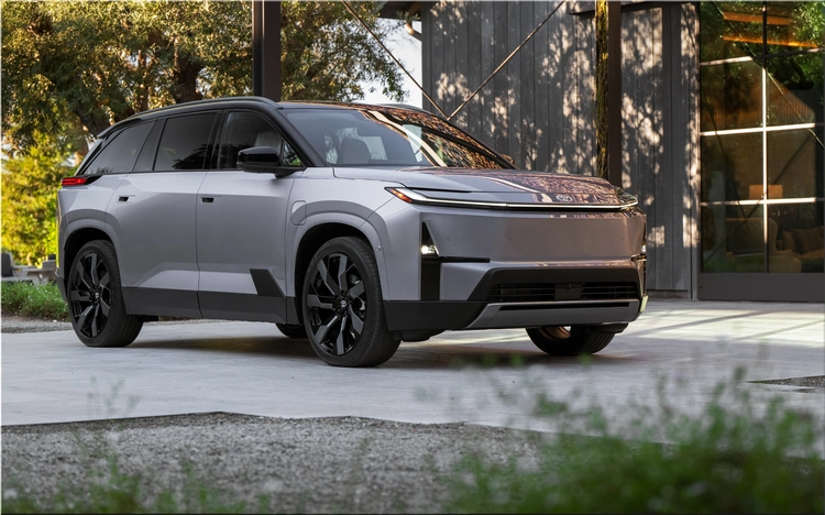 Toyota Highlander BEV 2027