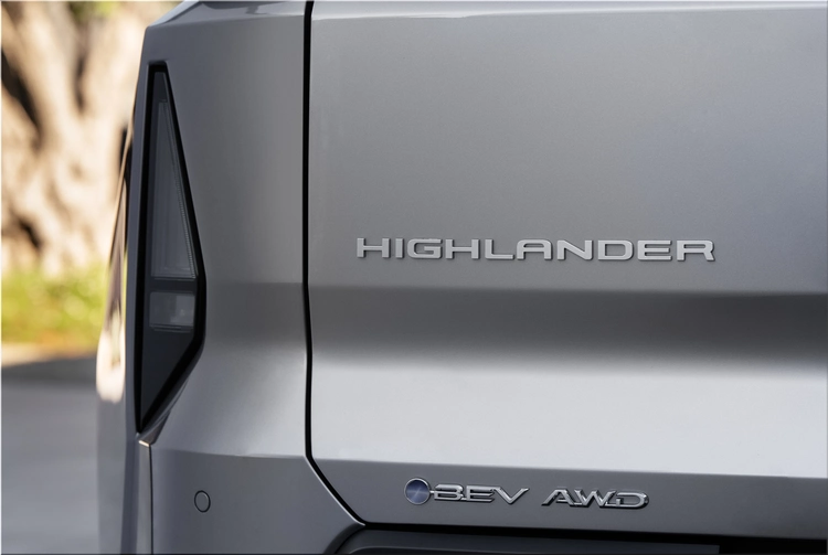 Toyota Highlander BEV 2027