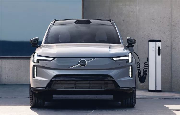 Volvo EX90 electric SUV