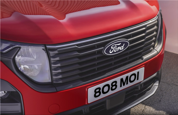 Ford E-Transit Courier