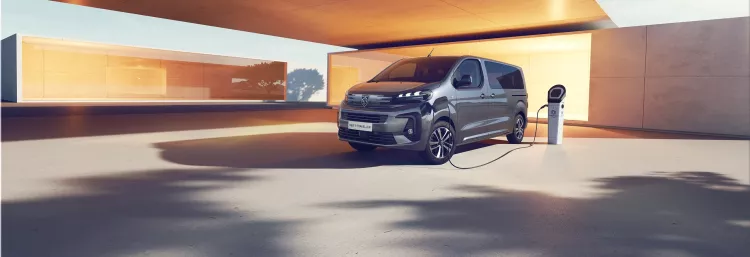 Peugeot e-Traveller