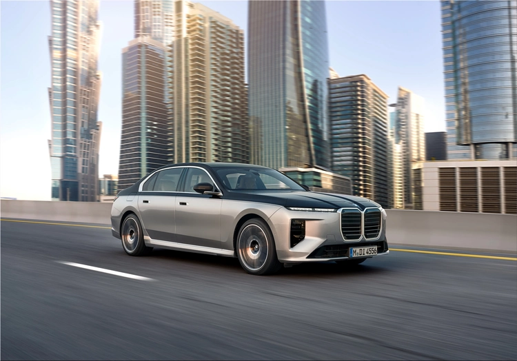 2027 BMW i7