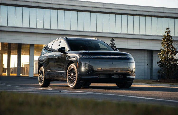 Hyundai IONIQ 9 Black Ink