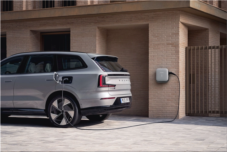 Volvo EX90 bi-directional charging