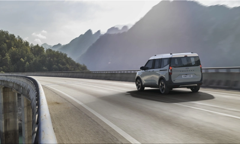 2023 Ford E-Tourneo Courier