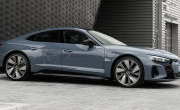 The new Audi e-tron GT quattro from 99,000 euros