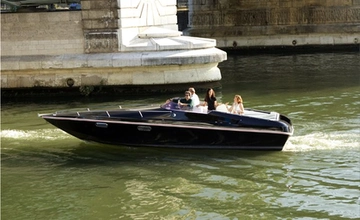 Black Swan - electric passenger boat