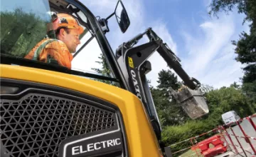ECR25 Electric and L25 Electric
