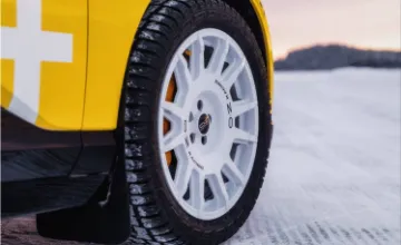 Polestar 4 Arctic Circle