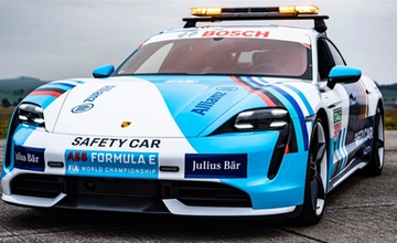 Porsche Taycan Turbo S is Safety Car in Formula E