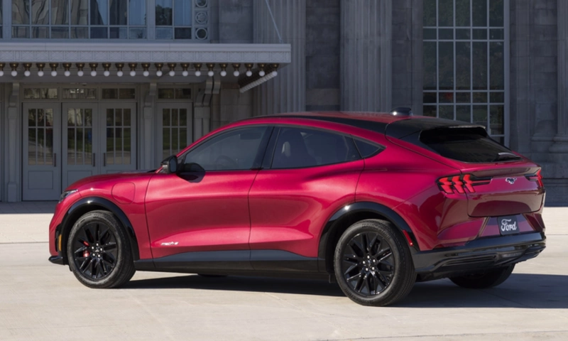 2025 Ford Mustang Mach-E