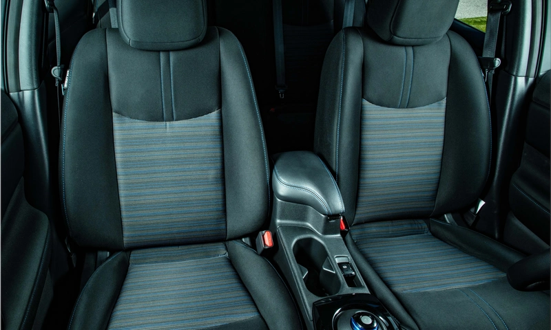 2025 Nissan LEAF