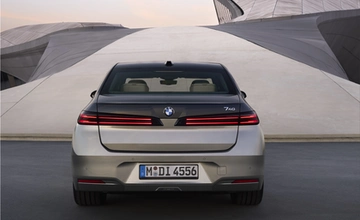 2027 BMW i7