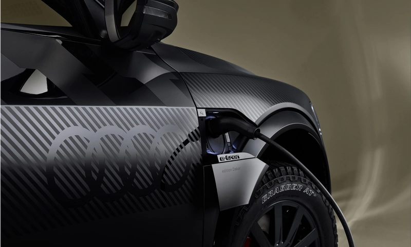 Audi Q8 e-tron Edition Dakar