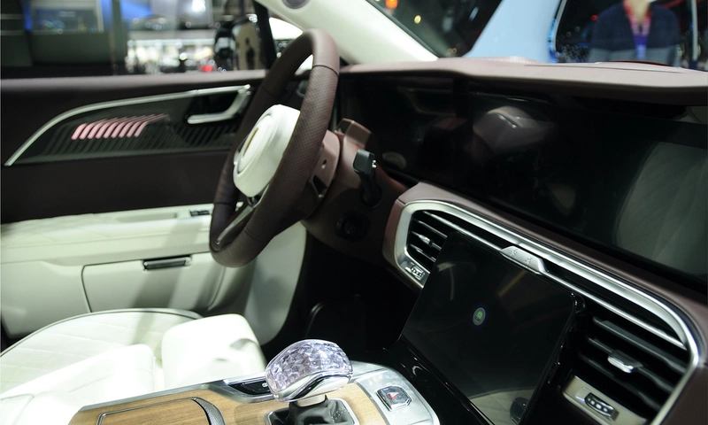 Hongqi E-HS9 luxury e-SUV