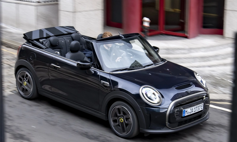 MINI Cooper SE Convertible