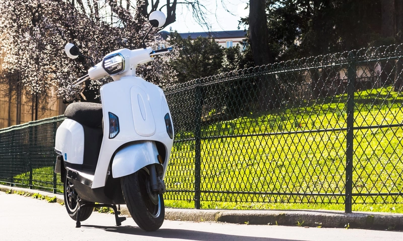 Mob-ion AM1 TGT electric scooter