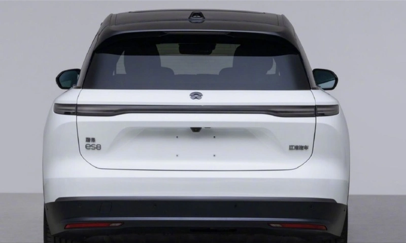 NIO ES8 electric SUV