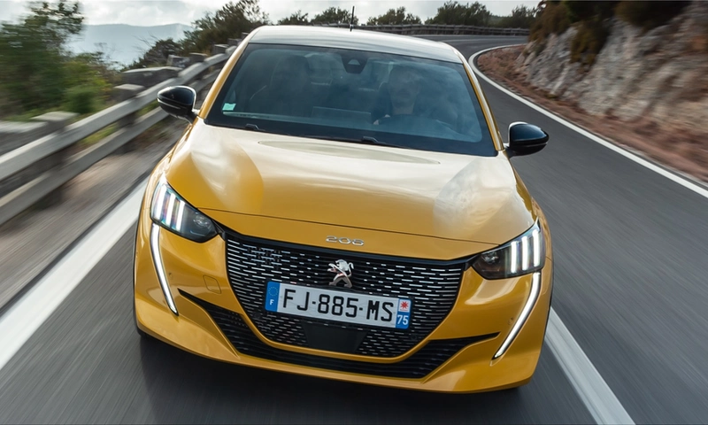 Peugeot e-208