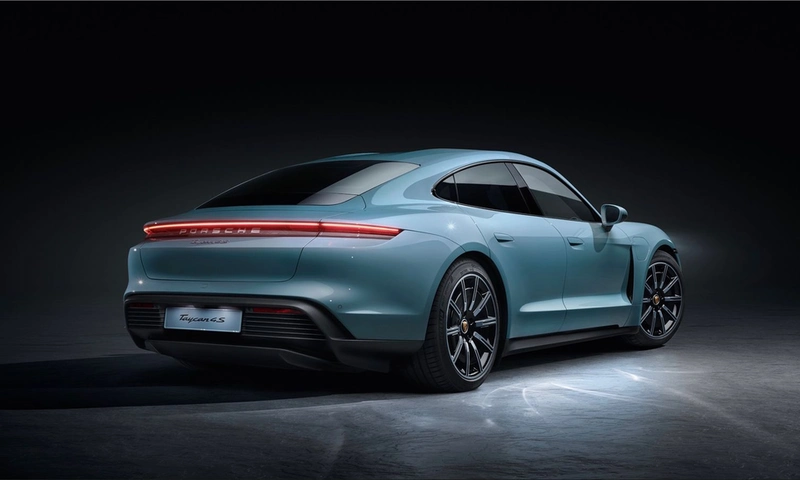 Porsche Taycan 4S - official information and photos