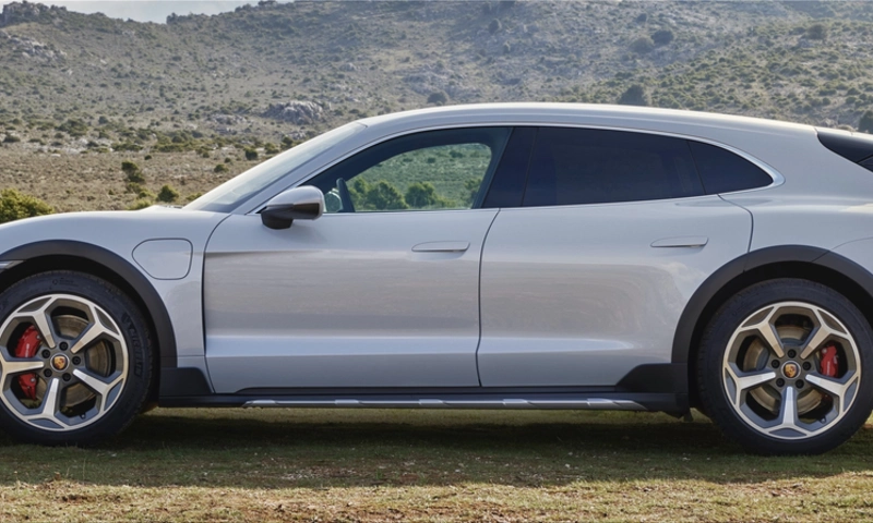 Porsche Taycan Cross Turismo