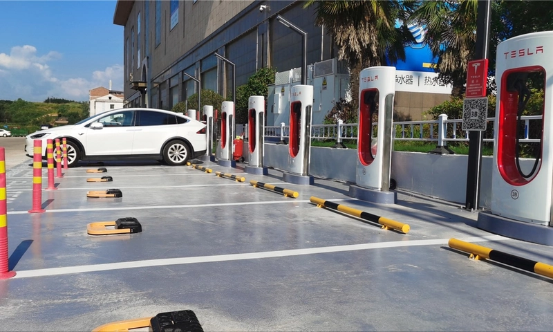 Tesla Supercharging stations