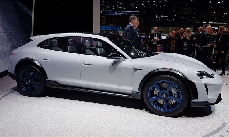 Porsche Mission E Cross Turismo