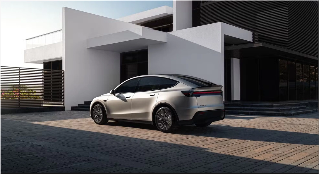 2027 Tesla Model Y L Premium