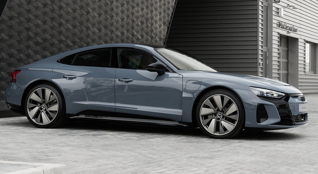 The new Audi e-tron GT quattro from 99,000 euros