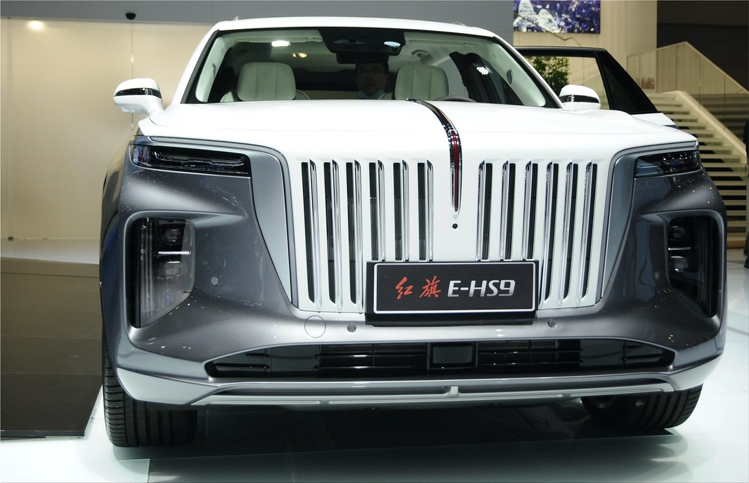 Hongqi E-HS9 luxury e-SUV