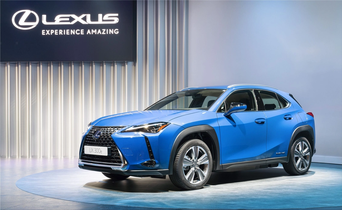 First 100% electric car from Lexus: UX 300e