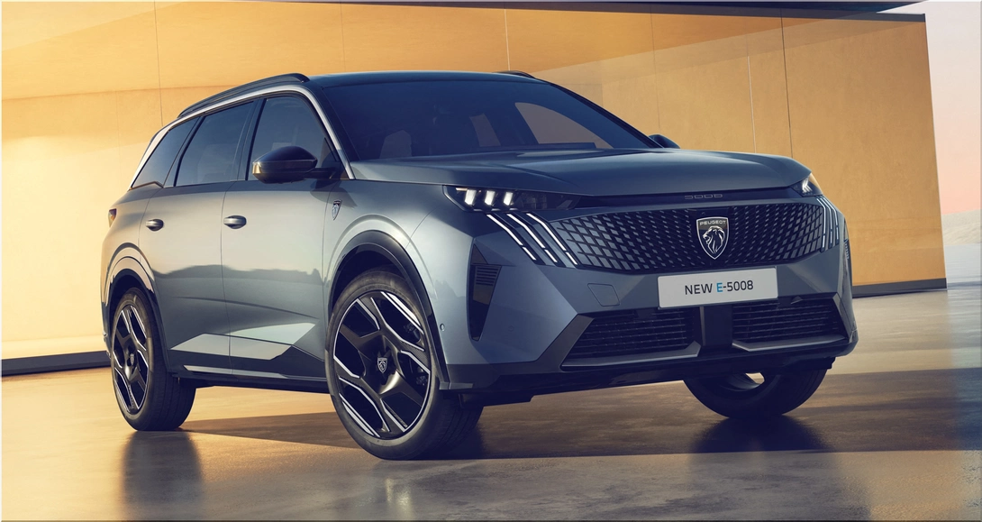 Peugeot e-5008 7 seater electric SUV